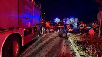 Karasu yolunda gece yarısı kaza 5 yaralı