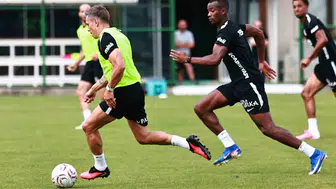 Beşiktaş Avrupa yolunda Hradec Kralove mesaisini sürdürüyor