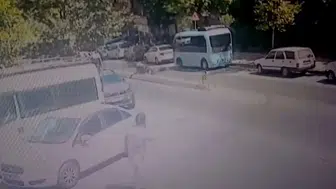 Yolun karşısına geçerken motosikletin çarptığı 76 yaşındaki adam hayatını kaybetti