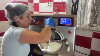 Hatay’da kadınların elinden çıkan dondurmalar sıcaklara meydan okuyor