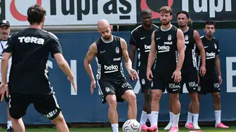 Beşiktaş’ın yeni yıldızı Trossard sahaya indi