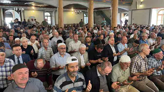 Çorum'da 30 Ağustos coşkusu Tarihi camide şehitler için dualar edildi
