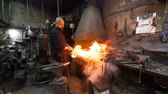 Kemeraltı’nın son ustaları zamana meydan okuyor