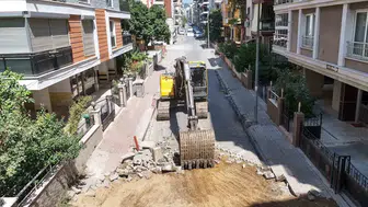 Efeler’de eskiyen sokaklara yeni düzenleme