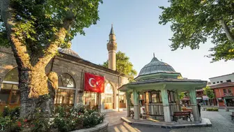Mevlid Kandili’nde İnegöl’de helva ikramı İshakpaşa Camii’nde