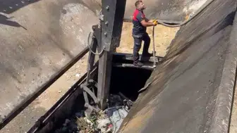 Belediyenin çöp dorsesi alevlere teslim oldu