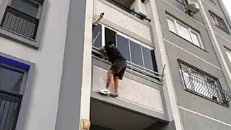 İnternet arızası ele verdi balkondan kaçarken yakalandı