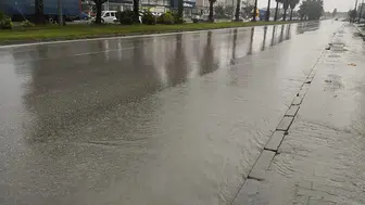 Samsun'da Sağanak Hayatı Olumsuz Etkiledi Çarşamba'da Su Birikintileri