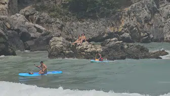 Zonguldak kıyılarında deniz kabardı, 7 kişi mahsur kaldı