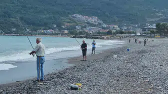 Karadeniz sahilinde balık bereketi Amatör balıkçılar kovaları doldurdu