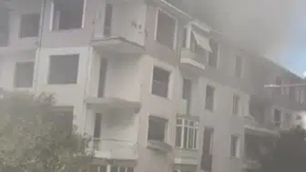 Maltepe'de boş binanın çatısı alevlere teslim oldu