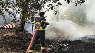 Kastamonu Tosya'da dere yatağında başlayan yangın bahçelere sıçradı
