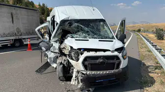 Ankara Çevreyolu üzerinde servis kazası 7 kişi yaralandı