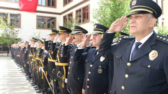 Bingöl'de 30 Ağustos coşkusu: Atatürk Anıtı'na çelenk sunuldu