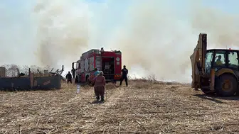 Tekirdağ Ergene’de büyük yangın 4 ev ve saman balyaları kül oldu