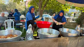 Komşular 9 yıldır aynı sokakta buluşuyor, lokma hayrı geleneği sürüyor