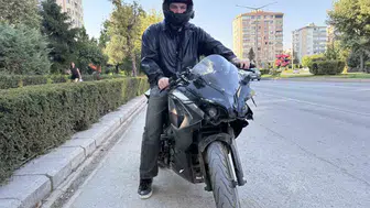 Otoparktan çıkışıyla kaza yapması bir oldu: Şanssız sürücünün inanılmaz günü