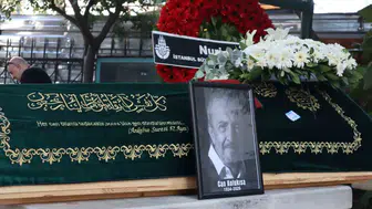 Tiyatro dünyasının çınarı Can Kolukısa aramızdan ayrıldı