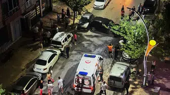 Bafra'da gece yarısı otomobil park halindeki 6 araca daldı