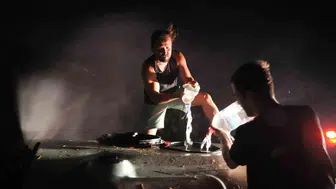 Fethiye'de yangınla mücadelede dayanışma örneği 5 litrelik şişeler 4 tonluk tankere taşındı
