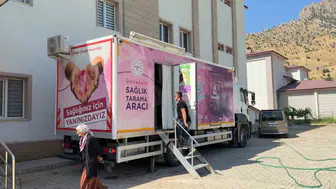 Uludere'de sağlık taraması mobil araçla kapınıza geldi