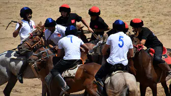 Kırgız Türklerinin ata sporu Van’da nefes kesti