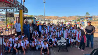 Çermik’te öğrencilerin karne hediyesi Amedspor forması oldu