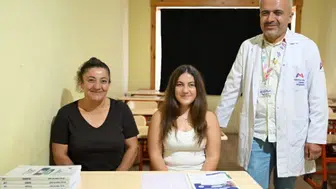 Özel kurumların kapısını kapattığı görme engelli Nisa, belediyenin desteğiyle üniversiteli oldu