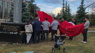 Erzurum Şehir Hastanesi'nde vatandaşlar bayrak için seferber oldu
