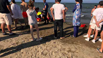 Samsun Atakum sahilinde anne ve iki kızı boğulmaktan son anda kurtuldu