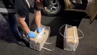 Gece yarısı İstanbul'da silah operasyonu 120 tabanca ele geçirildi
