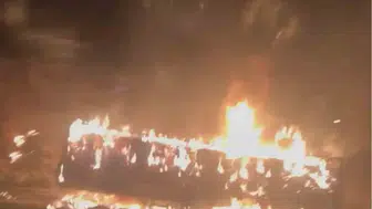 Kuzey Marmara Otoyolu üzerinde saman yüklü tır alevler içinde kaldı