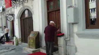CHP Kars İl Başkanlığı kapısını çilingir açtırdı