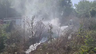 Zonguldak'ta kaza yapan sürücüyü jandarma alevlerin arasından çekip çıkardı
