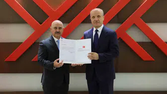 Rektör Sözbir'in yeni dönemi için mazbata YÖK'te teslim edildi