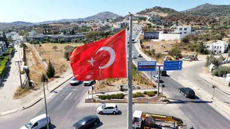 Bodrum meydanlarındaki bayrak direkleri elden geçirildi