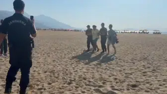 Kuşadası sahilinde tatilcilerin kabusu olan hırsız suçüstü yakalandı