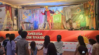 Minikler İskenderun'da Sahneye Çıktı, Enerji Tasarrufunu Oyunla Öğrendi