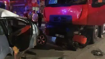 Samsun Çarşamba yolunda kamyon ve otomobil çarpıştı