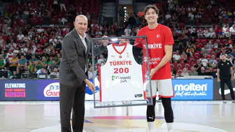 İstanbul'da basketbol şöleni 12 Dev Adam, Litvanya karşısında fark yarattı