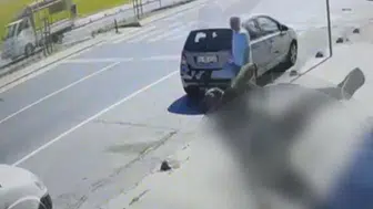 Avize atölyesinde düşen işçi kaldırıma çakıldı, o anlar kamerada