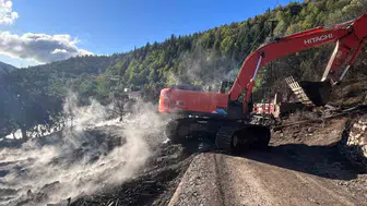 Kastamonu'da 11 haneyi yutan felaketin ardından enkaz temizliği başladı