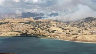 Tunceli'de alevler rüzgarla birleşti: Ekipler zorlu coğrafyada zamanla yarışıyor