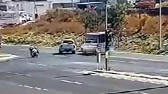 Çerkezköy'de dehşet anları: Minibüsün elektrik direğine çarptığı kazada bebek ve çocuklar yaralandı