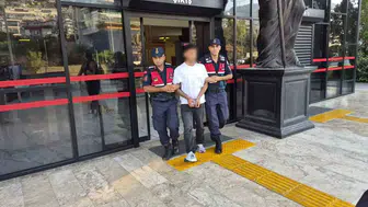 Alanya'da rutin trafik kontrolü kabusa döndü: Polise silah çeken şüpheli cezaevine gönderildi
