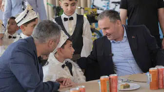 Sultanbeyli'de nostaljik konvoyla unutulmaz sünnet şöleni
