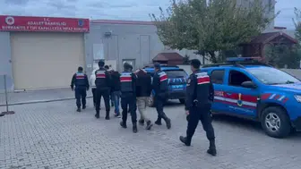 Balıkesir'de jandarma operasyonu: 34 firari hükümlü kıskıvrak yakalandı