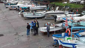 Karadeniz'in hırçın dalgaları Akçakoca'da balıkçıların ekmek teknesini yuttu