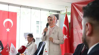 Bakan Göktaş'tan Muş'ta tarihi çağrı: Terörsüz Türkiye hedefi için şehit aileleriyle omuz omuza
