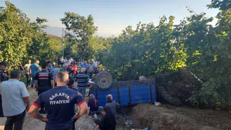 Sakarya'da fındık hasadı yolunda korkunç kaza: 18 işçi yaralandı